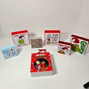 The grinch dr. Seuss lot of 7 block Pictures nwt